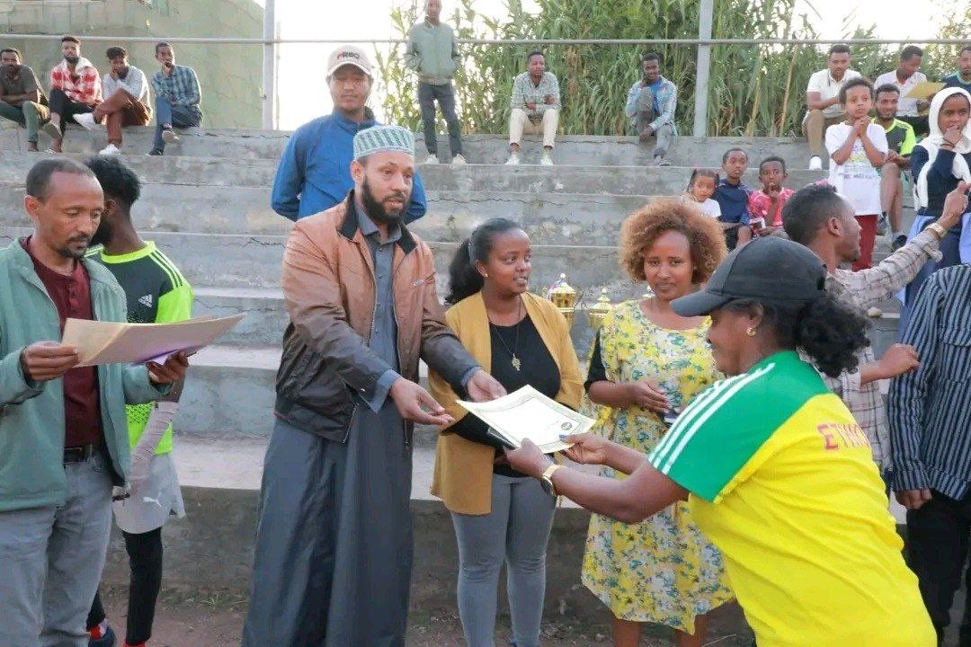 Grade 8 Girls Football Team award ceremony