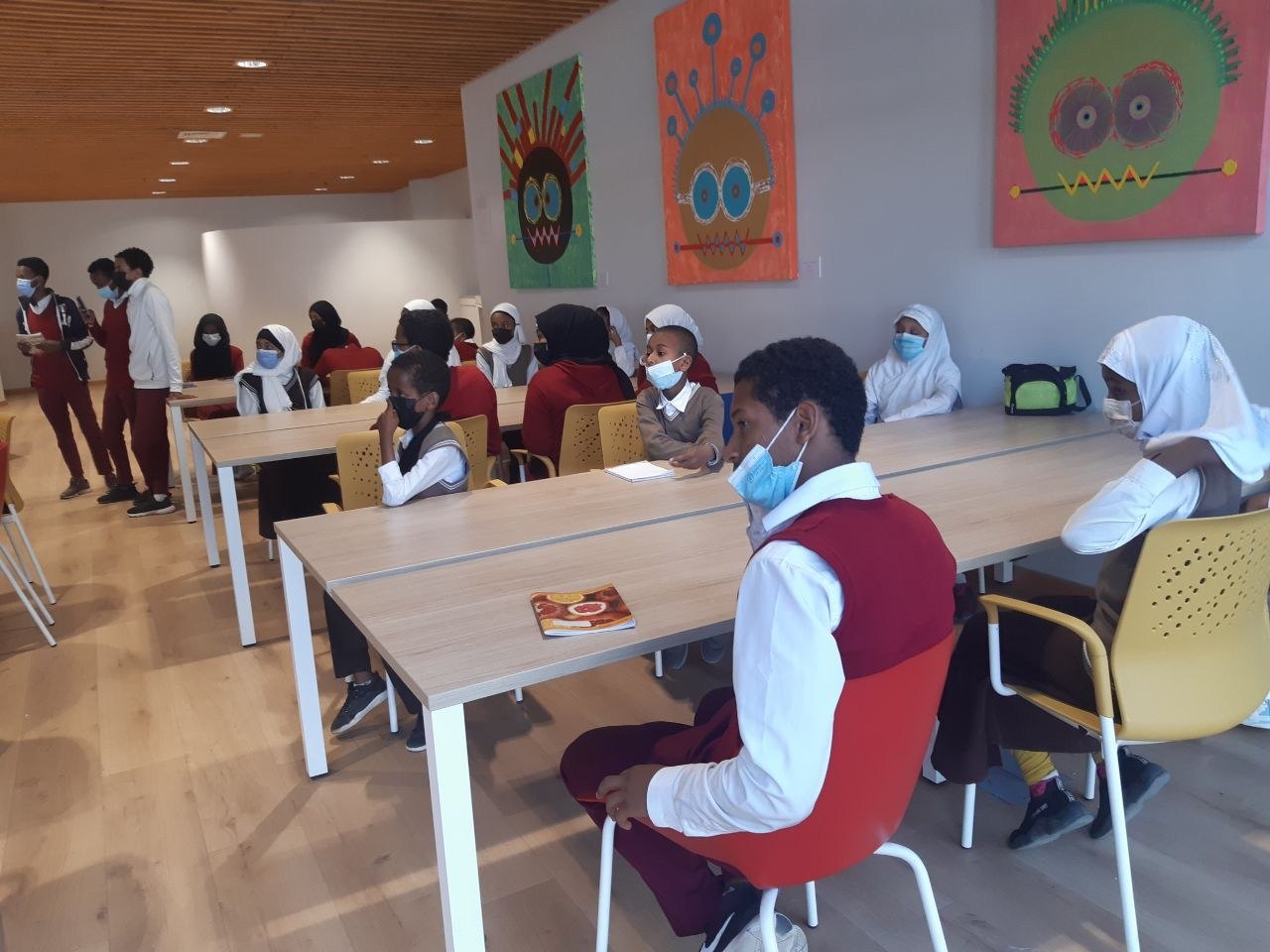 Mekanisa Abadir School top-performing students visit Berhan Books Library photo 3